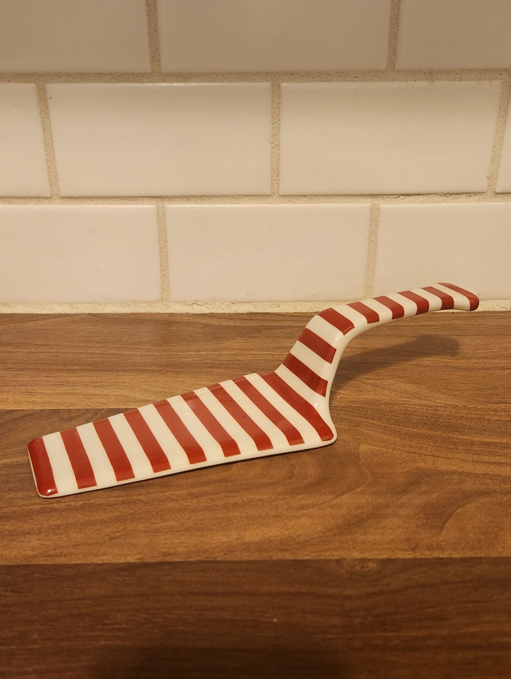 Temptations Red and White Striped Ceramic Pie Server